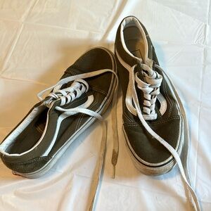Vans Off the Wall Old Skool Shoes in Green (Size 7 Men, 8.5 Women)